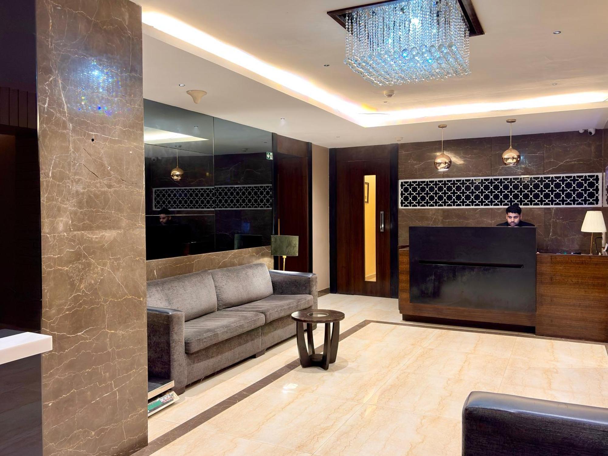 The Majlis Hotel - Colaba Mumbai — Photos 1